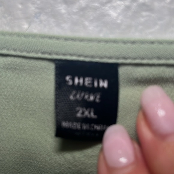 Shein Curve sage, green blouse size 2XL - Picture 5 of 8